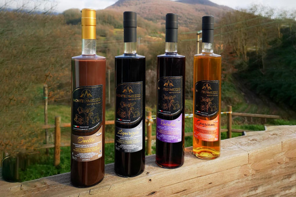 Monte di Mezzo Spirits & Fruits